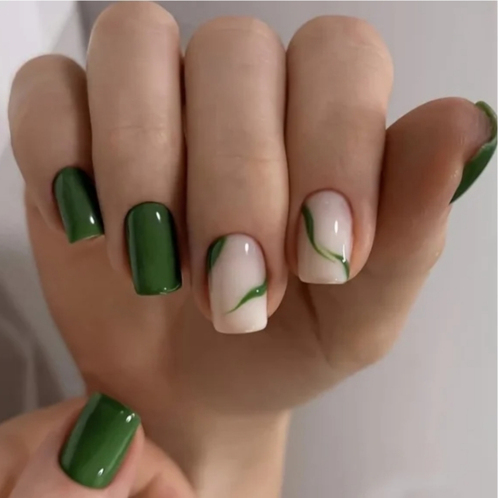 24 Pieces Fake Press On Nails